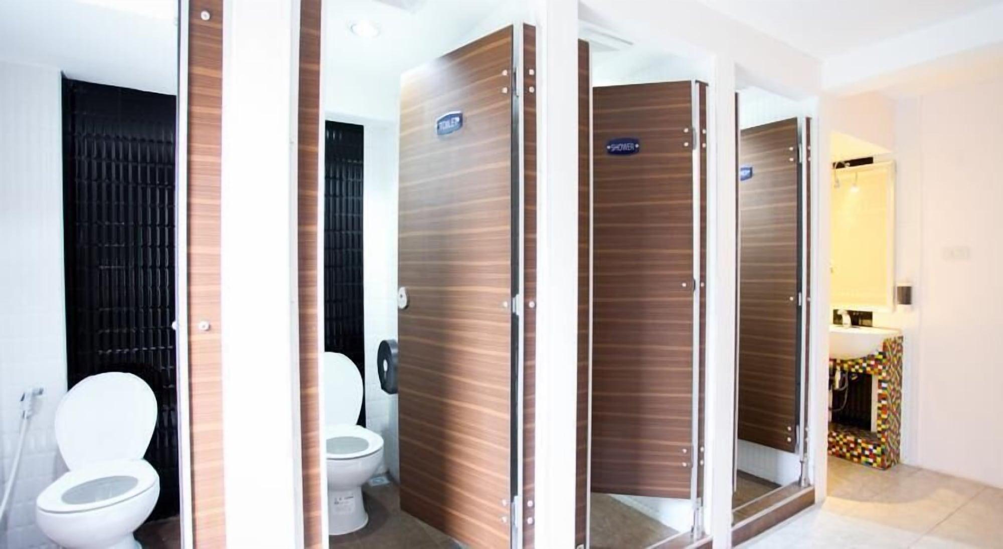 Royal Express Inn Bangkok Exterior photo