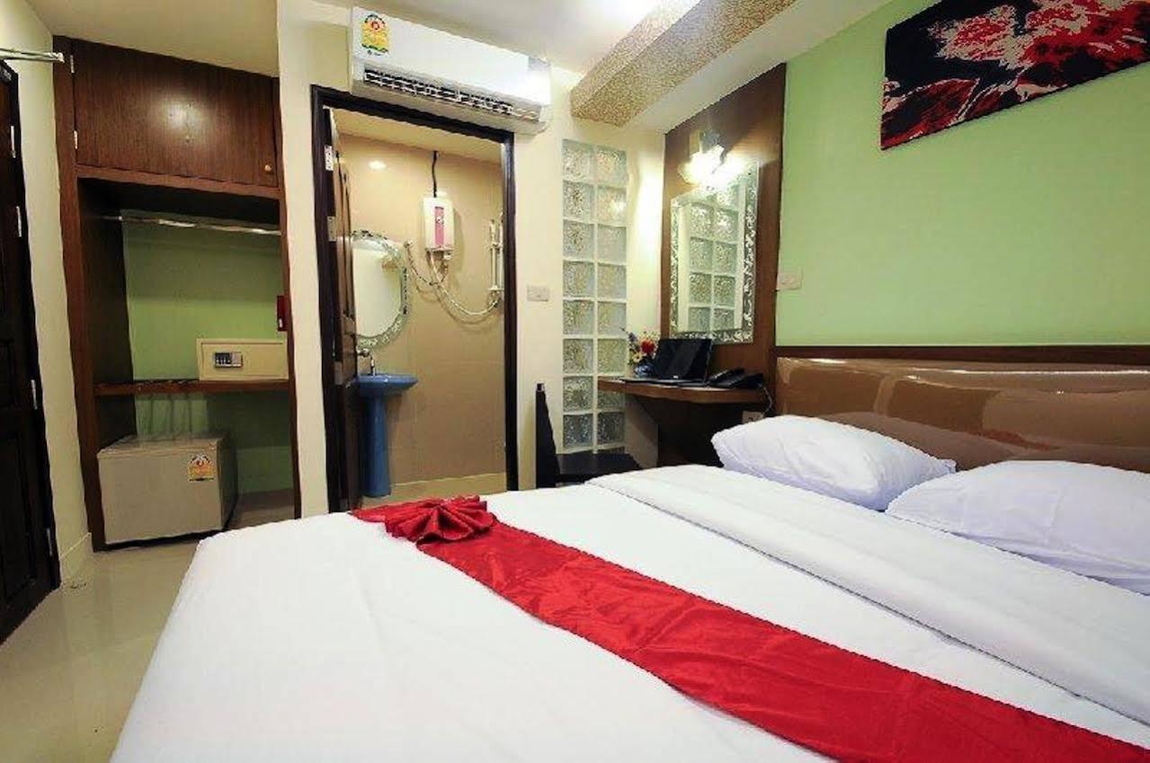 Royal Express Inn Bangkok Exterior photo
